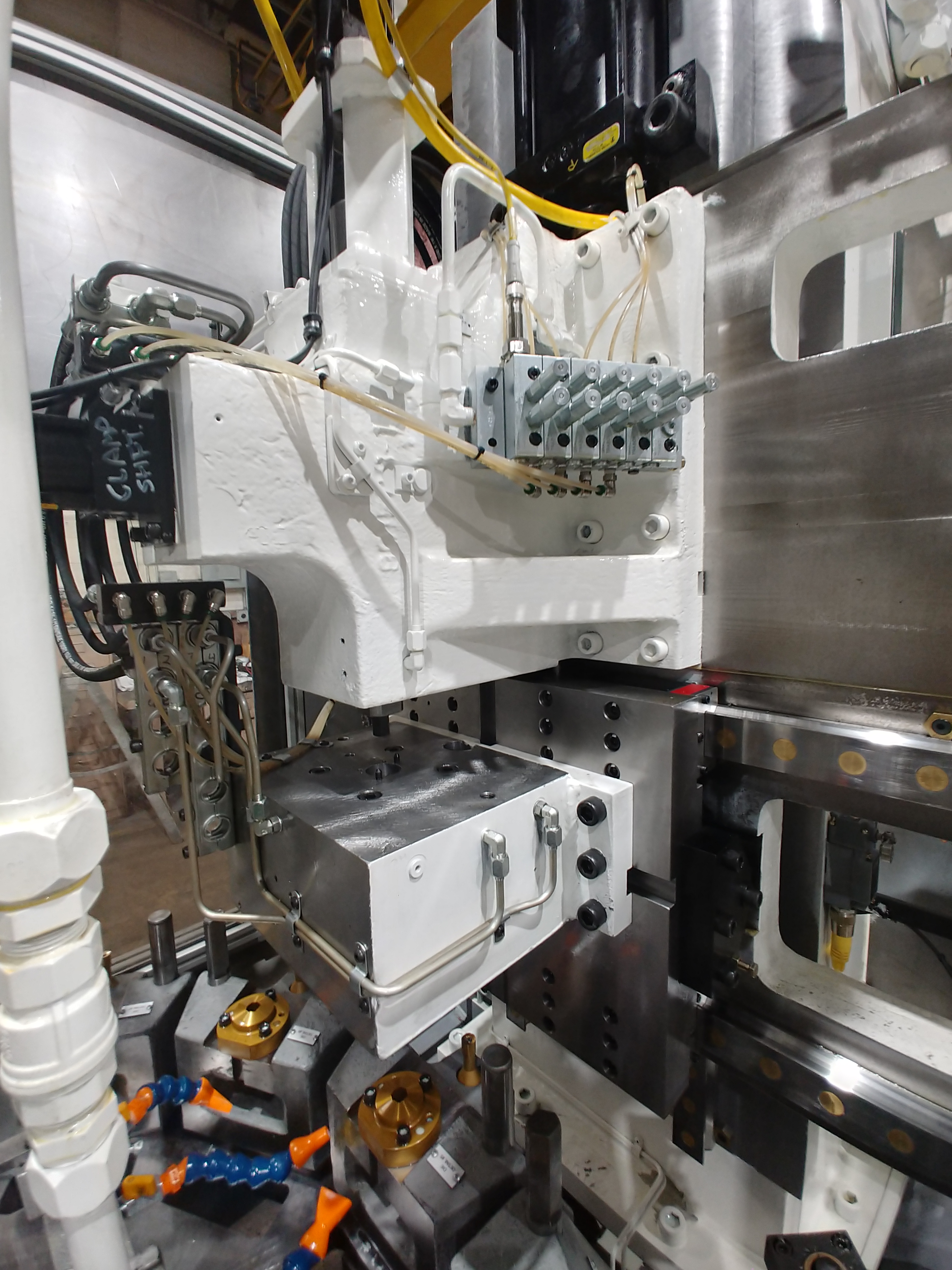 Blind Spline Machine Partial View Fixture